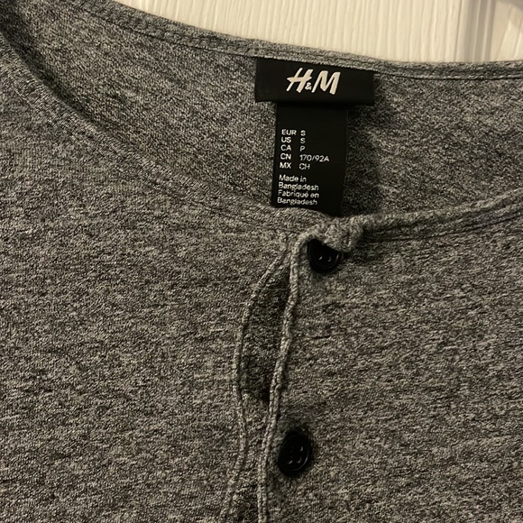 H&M Men’s gray shirt! - Picture 2 of 2
